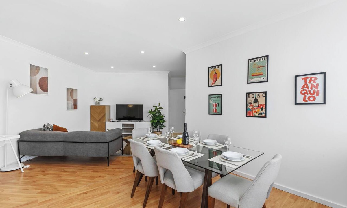Carlisle House | Bright 3BR Home Near Perth CBD, Airport, Stadium