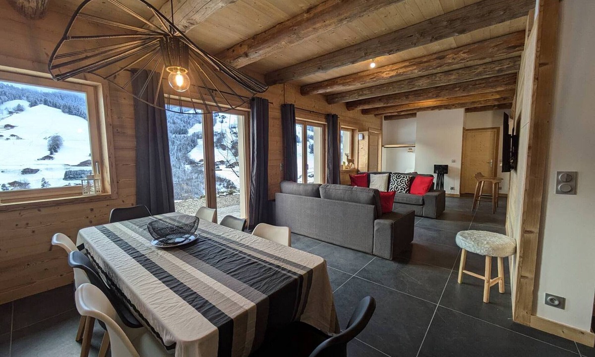 Beaufort Apartment | Bright chalet in Arêches-Beaufort with terrace and equipped kitchen
