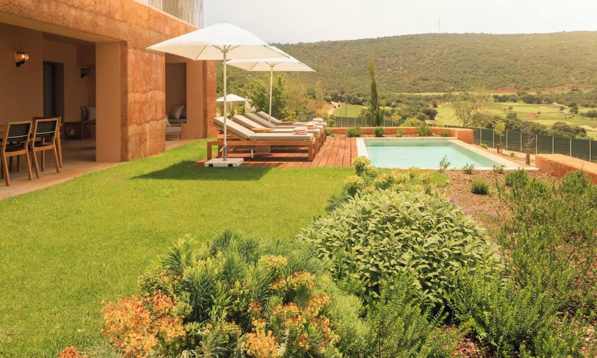 Tor Hotel | Bright & Spacious Suite at Viceroy Ombria Algarve | Close to Salir Castle Ruins