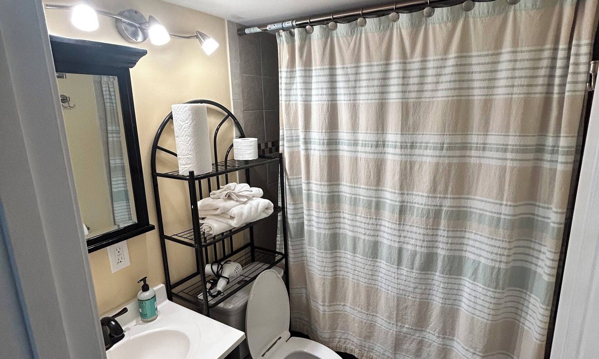 Brightwood Park House | Bring the Entire family to Cozy a 2-bedroom Basement in marvelous Washington D.C