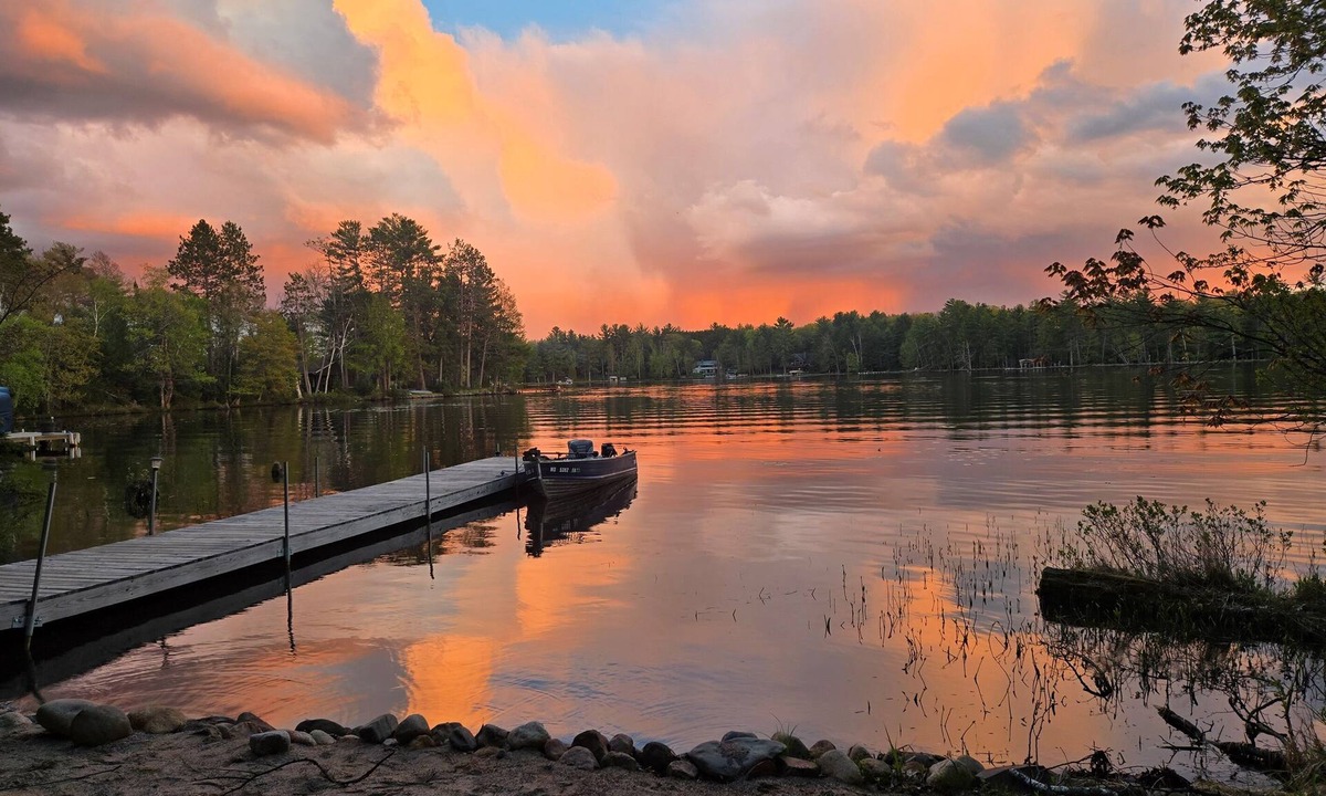Eagle River House | Cabin on Voyageur Lake–2BR Retreat on ER Chain w/Deck, Firepit, Shallow