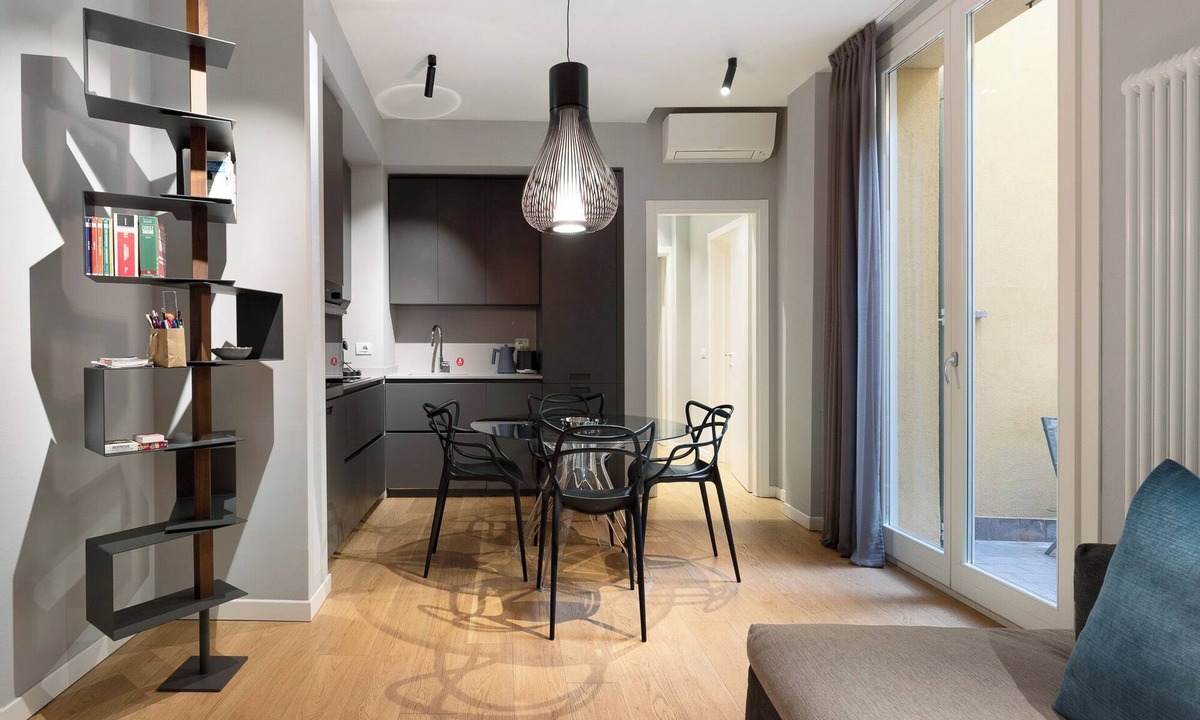 Historic Center Apartment | Caldarese Apartment with Balcony by Wonderful Italy