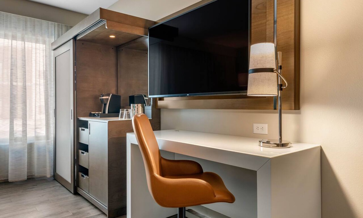 Buzzard Point Hotel | Cambria Hotel Washington D.C. Navy Yard Riverfront