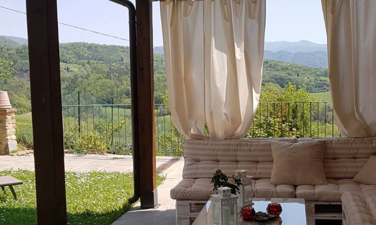 Vicchio House | Camera Romantica nel Verde nella Quiete tra Natura, Arte, Buon Cibo, Cordialità