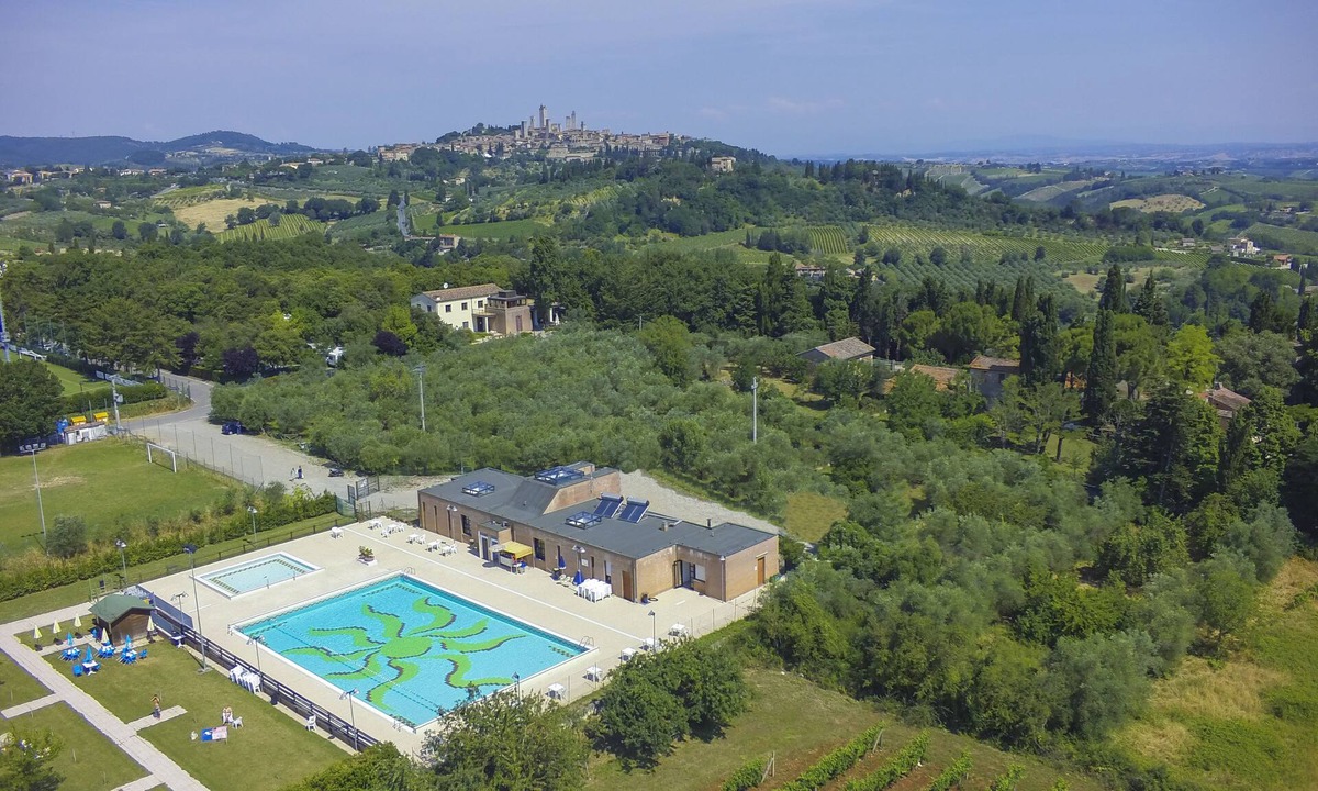 San Gimignano RV Rental | Camping Boschetto Di Piemma