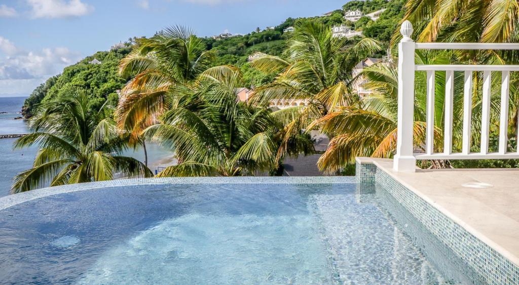 Cap Estate Villa | Cap Estate Villa Sleeps 4 with Pool and Air Con