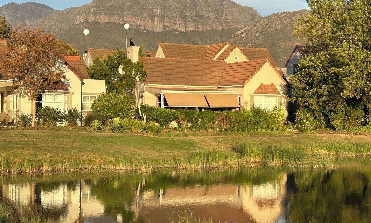Paarl Villa | Cape Winelands Golf ⛳️ Villa