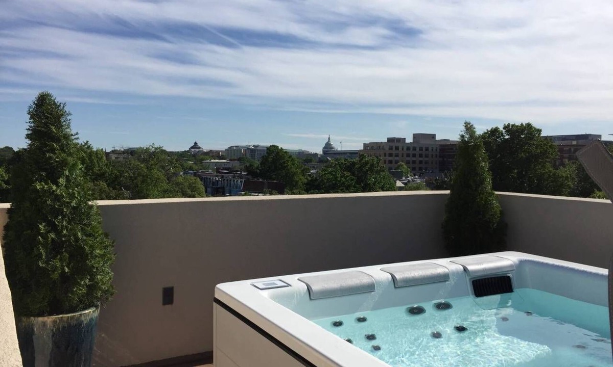 Near Northeast House | Capitol views, hot tub, walk to everything. 3 bed, 3 en-suite baths + 1/2 bath