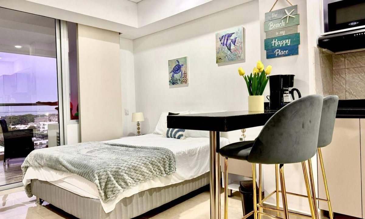 Crespo Apartment | Cartagena Beach 843. Beach, Pool, Sauna, A/C and more.
