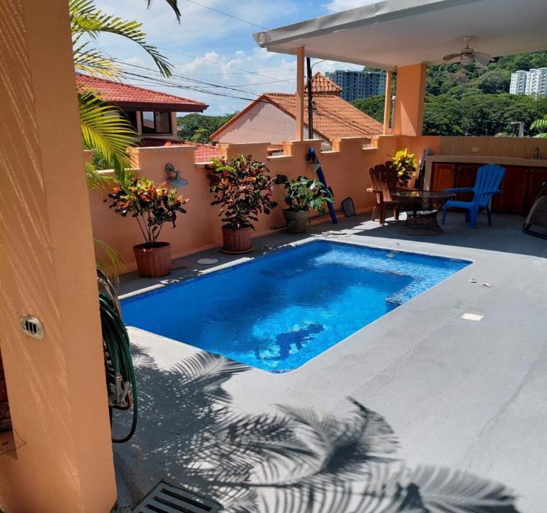 Punta Leona House | Casa Coral Punta Leona piscina privada a 500 m de playa Mantas 1200m de playa Blanca