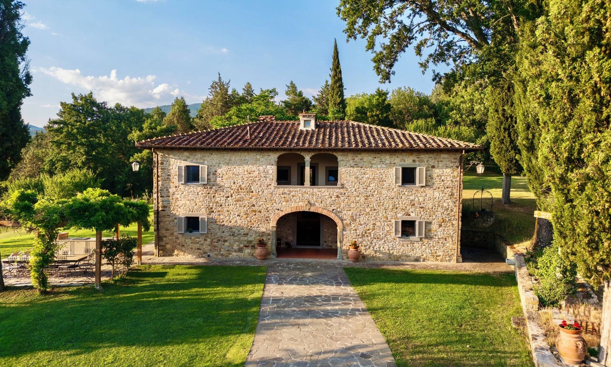 Bibbiena Villa | Casale Chiesina. Villa in Tuscany for the EXCLUSIVE USE of the guest.