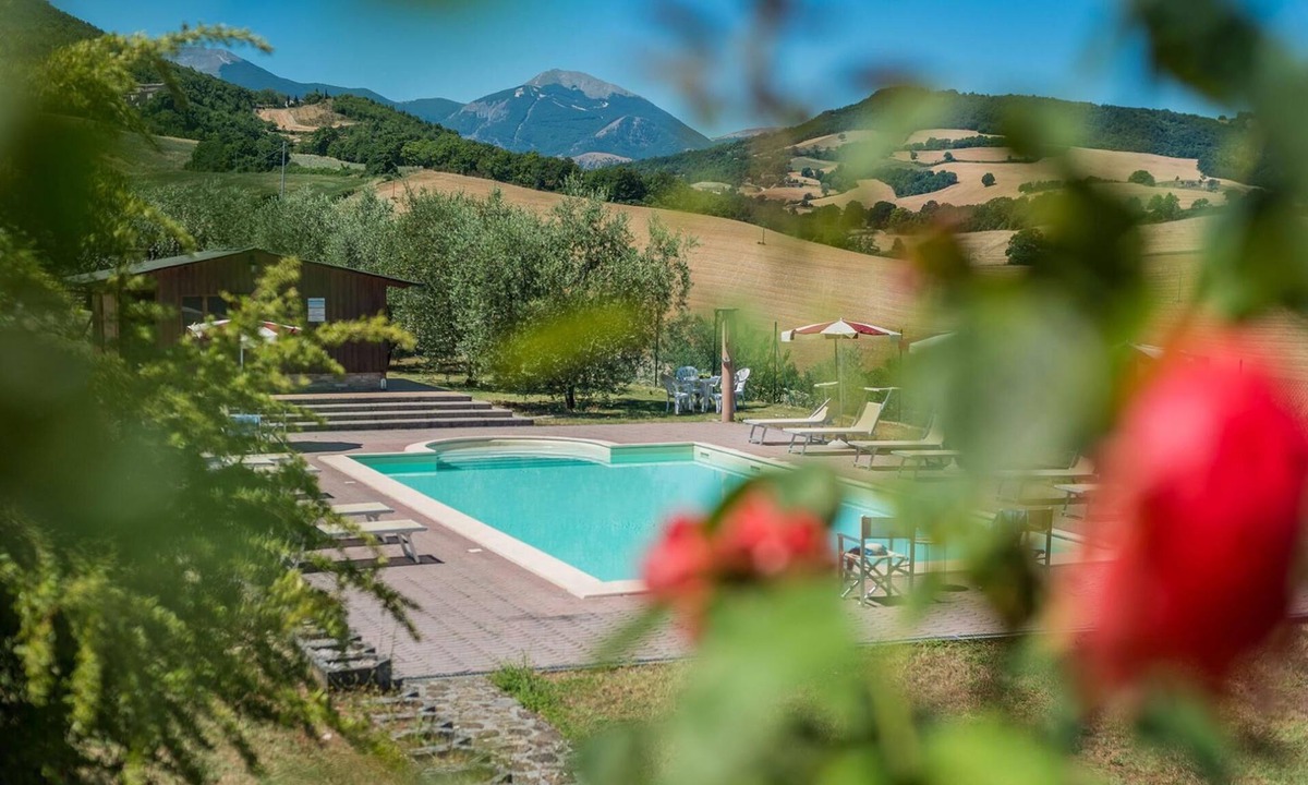 Pergola Villa | Casale Lucy - Private villa, 5 bedrooms, pool, AC, wifi, pets, Marche