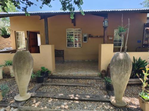 Madeteleli Apartment | Cave View Cottages - Self catering