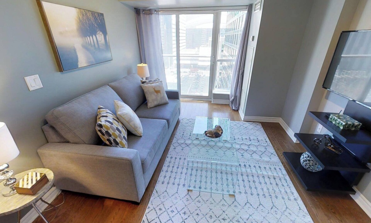 Toronto Entertainment District Apartment | Centrally Located 2-BR Condo in DT Toronto