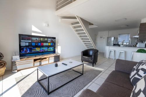 Century City Apartment | Century On Lake Apartment