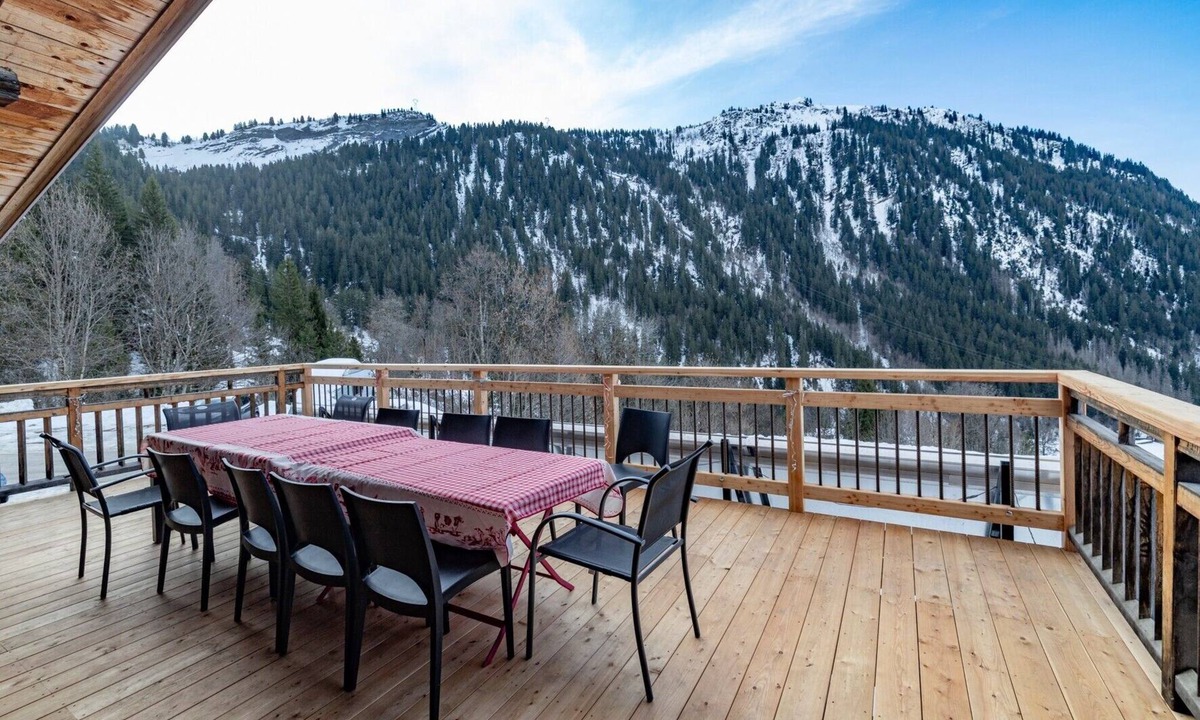 Hauteluce Ski Chalet | Chalet "Beaufortain La Pachna" in Hauteluce with Garden and Parking
