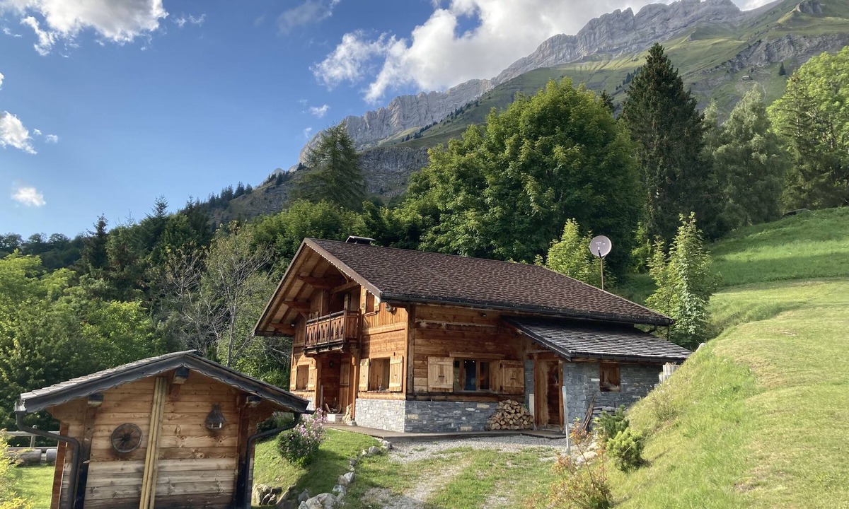 La Giettaz Ski Chalet | Chalet de Charme Situé à La Giettaz Entre La Clusaz et Megeve