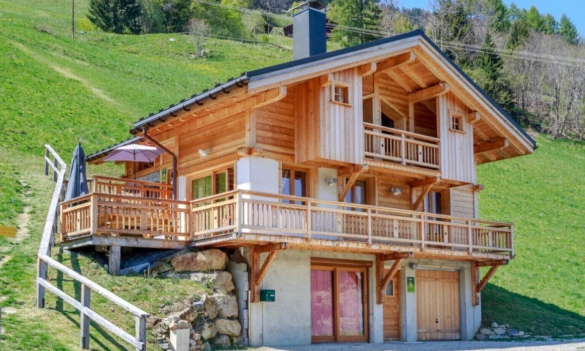 Beaufort Ski Chalet | Chalet 'Les Tarines 2' with Mountain View, Private Terrace and Wi-Fi