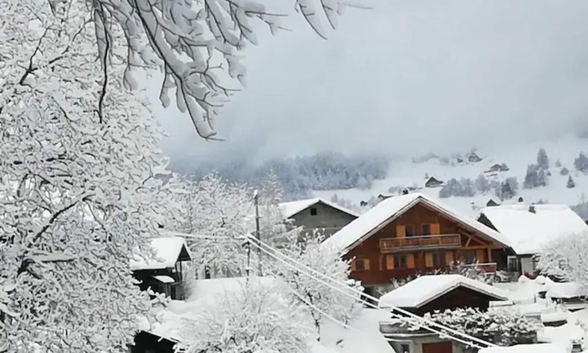 Queige Ski Chalet | Chalet wood comfortable, independent, quiet, with beautiful views of Mont Blanc