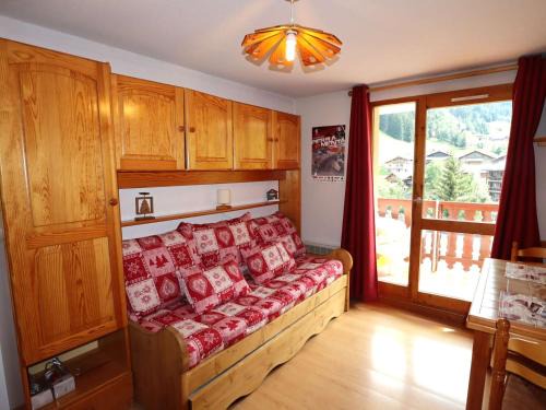 Areches Apartment | Charmant T2 cabine 4 pers, centre-village, proche pistes et commerces, balcon sud, piscine l'été - FR-1-342-145