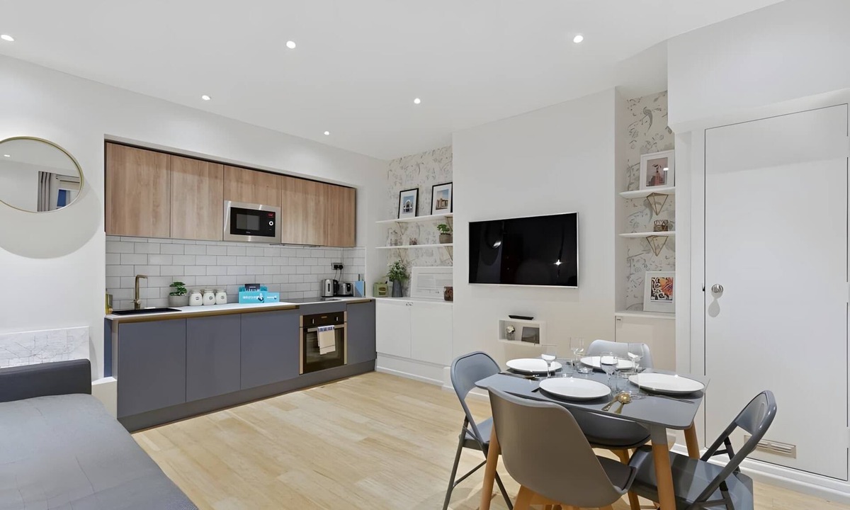 Vincent Square Apartment | Charming 1BR Central London Retreat