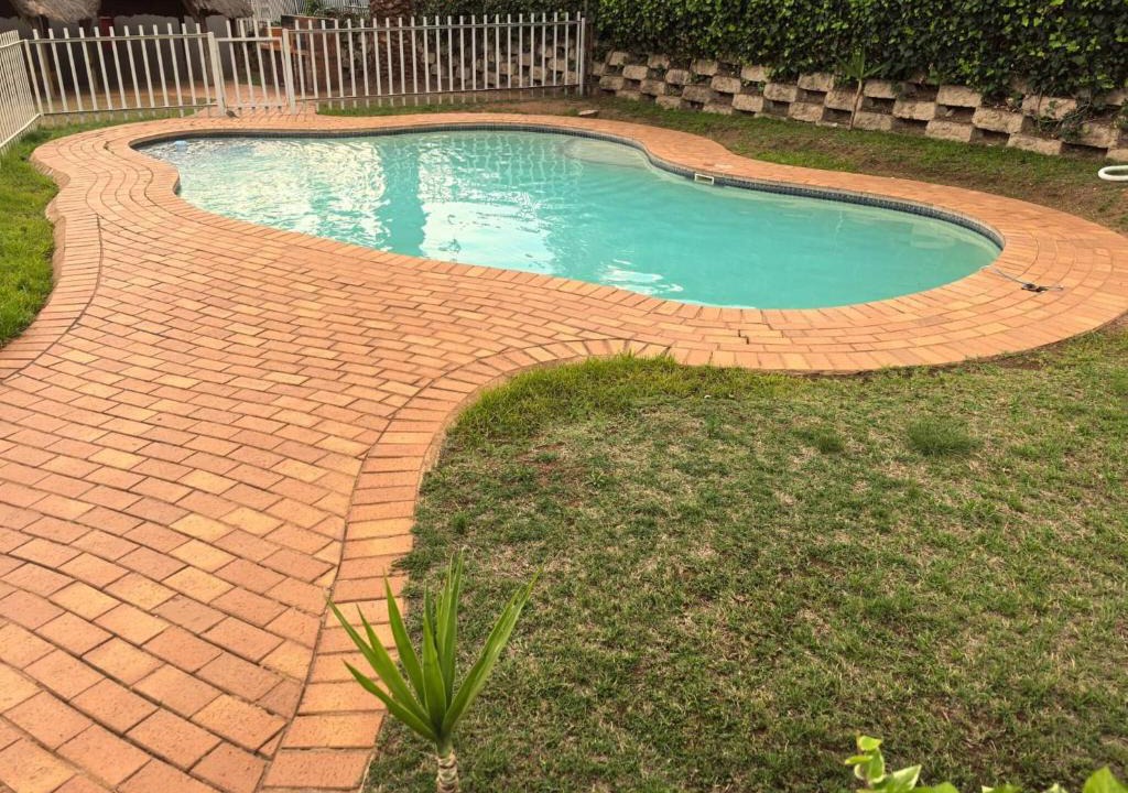 Greater Johannesburg Metropolitan Area Apartment | Charming 2-Bedroom Apartment in Johannesburg South