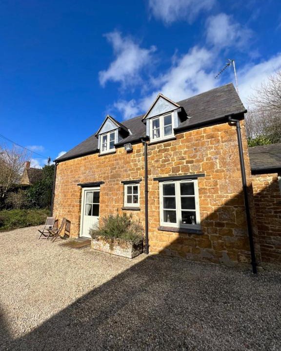 Thorpe House | Charming Cotswold stone cottage in the Oxfordshire countryside
