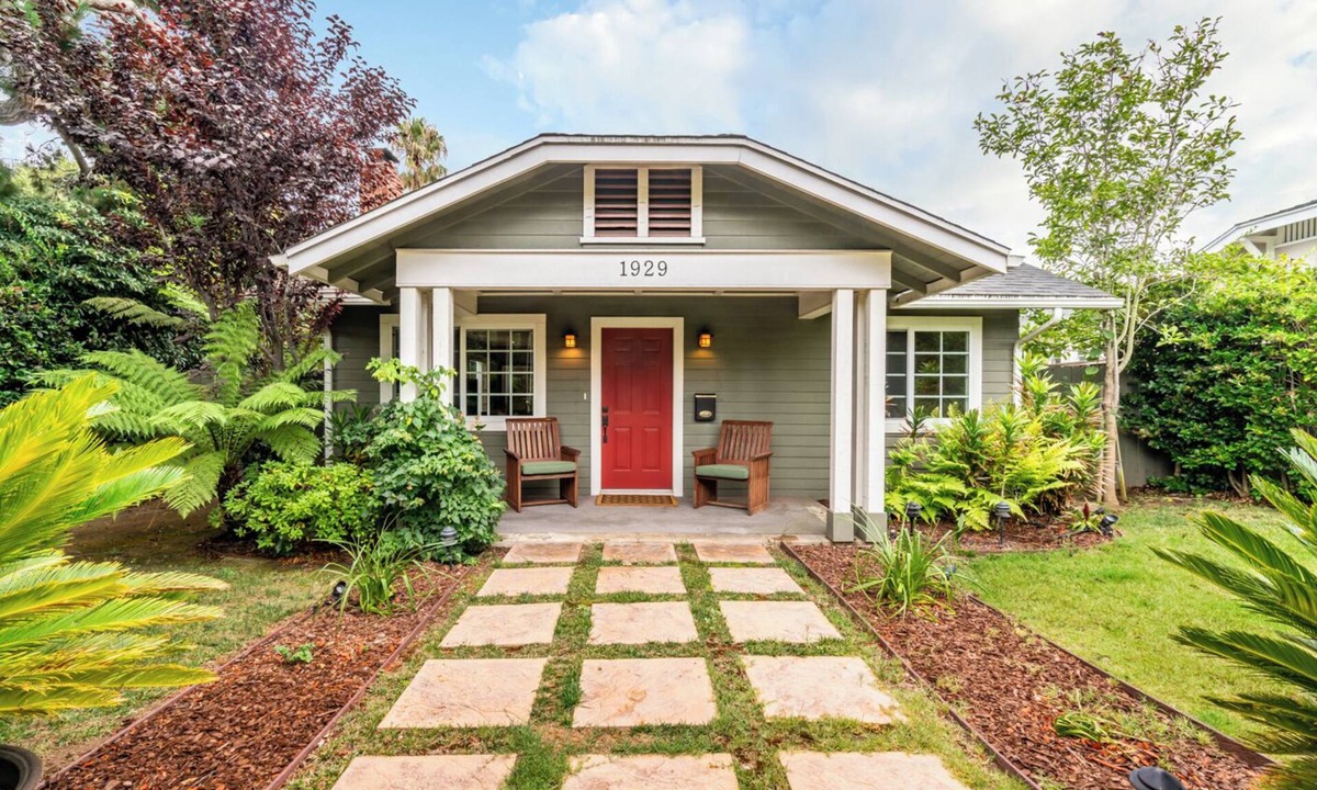 Oak Park House | Charming Home w/Private, Enclosed Yard, Easily Accessible to All of SB!