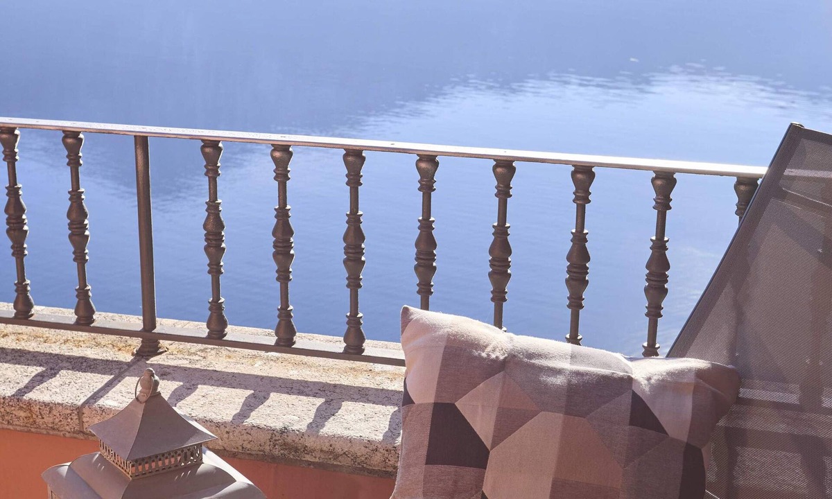 Gera Lario Apartment | Charming one-bedroom lakefront apartment