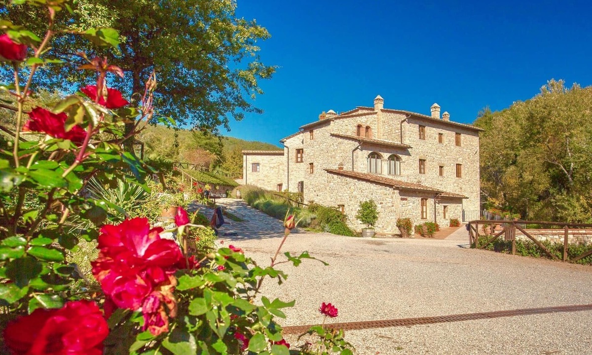 Gaiole in Chianti Villa | CHIANTIGAIO - Fourteen Bedroom Villa, Sleeps 28