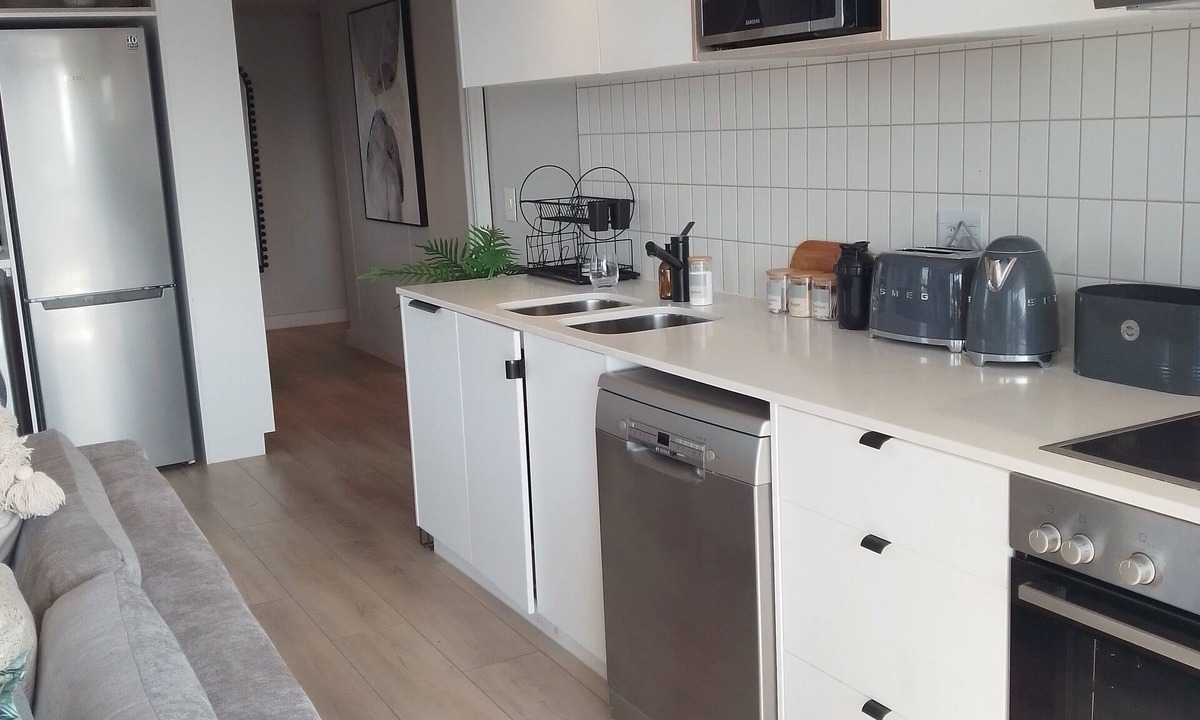 Green Point Apartment | Chic apartment with WiFi and AC in fantastic Cape Town