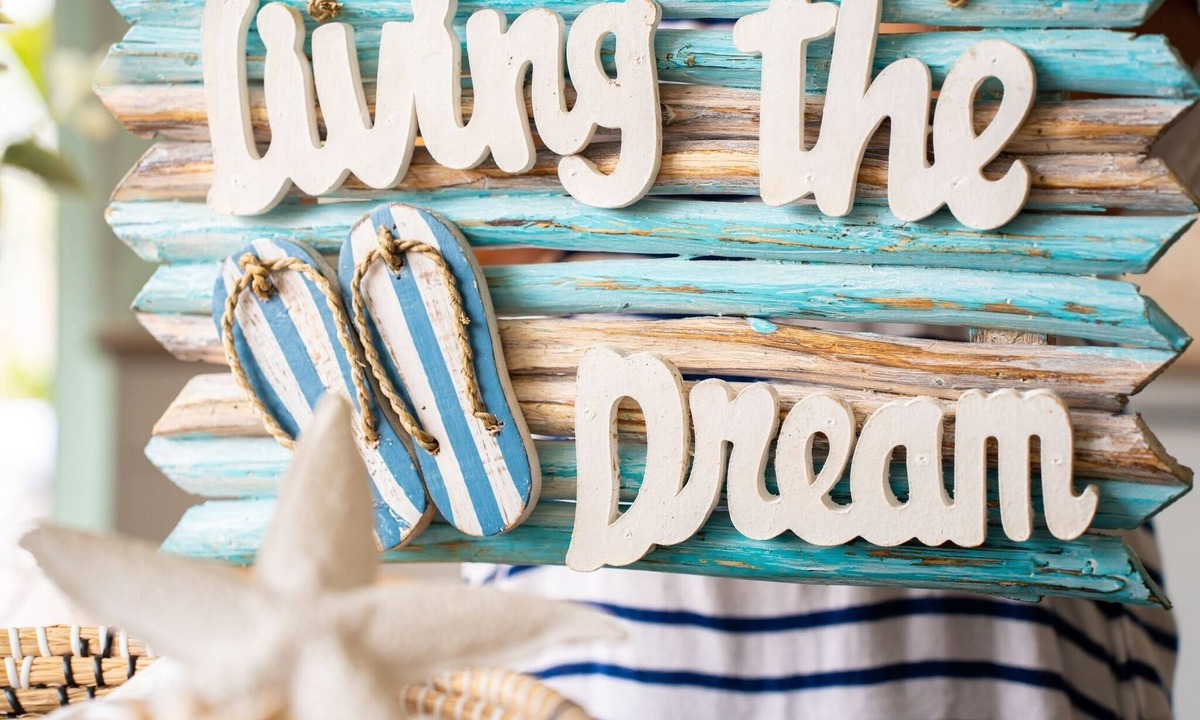 Maloneys Beach Cottage | Chris's Shack at Maloneys Beach is the perfect getaway for your family.