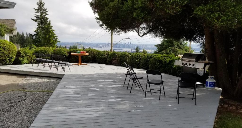 Upper Lonsdale Bed & Breakfast | City Gardens Suites B&B