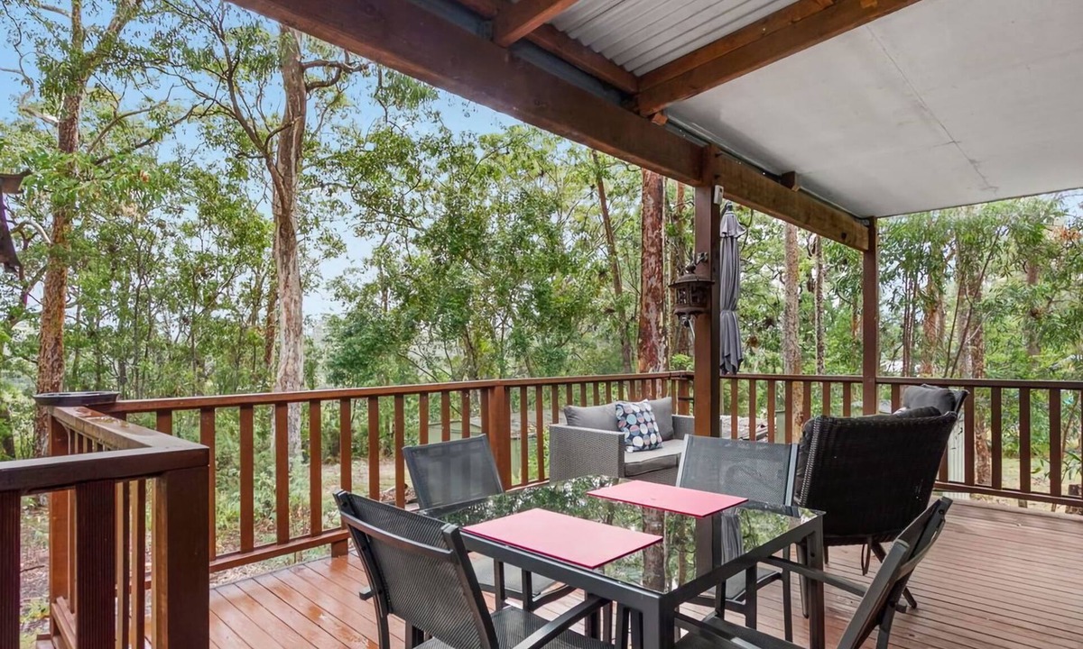 Mossy Point House | Coastal Comfort 450m to the Beach