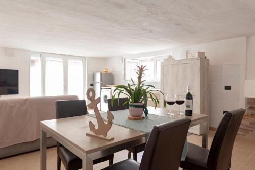 Livorno Apartment | Coastline holiday inn