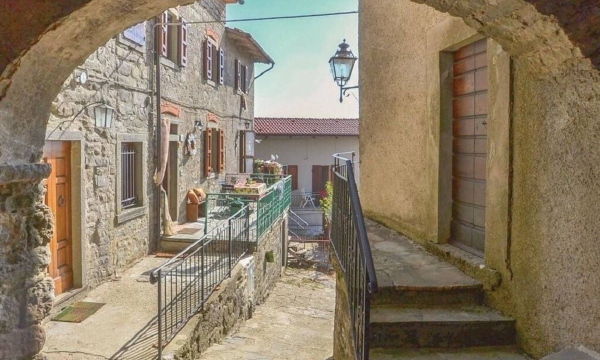 Chiusi della Verna House | COMPLETELY RENOVATED VINTAGE HOUSE