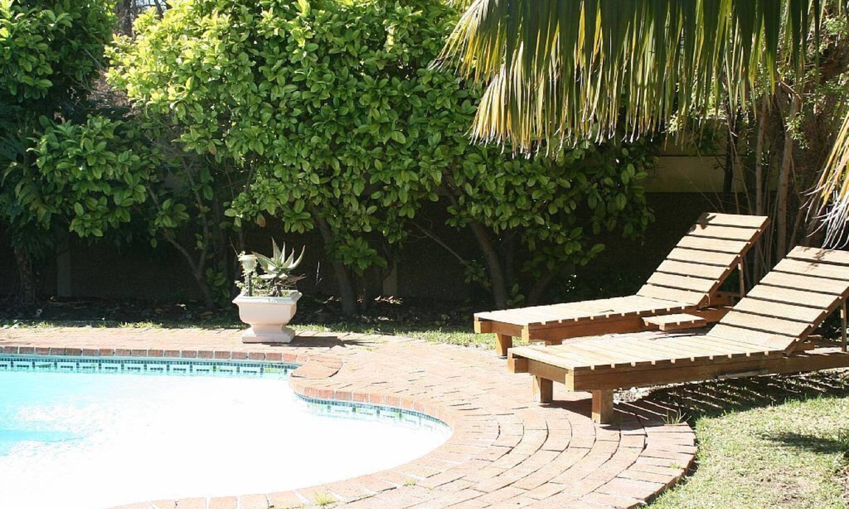 Plumstead Cottage | Constantia Lazy River, Pheasants Nest Studio Apartment with Twin Beds