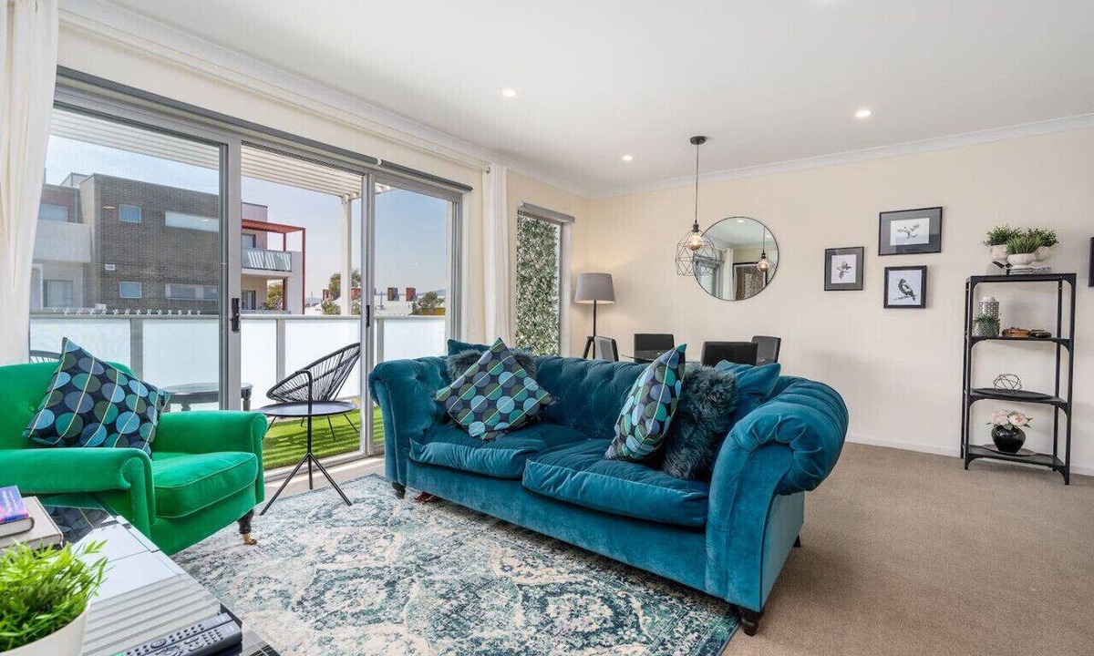 Franklin Apartment | Cosy 2BR Close to Light Rail