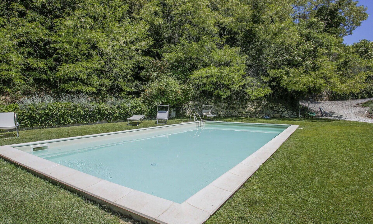 Sesto Fiorentino Villa | Cosy apartment in villa for 3 people with pool, WIFI, TV and pets allowed