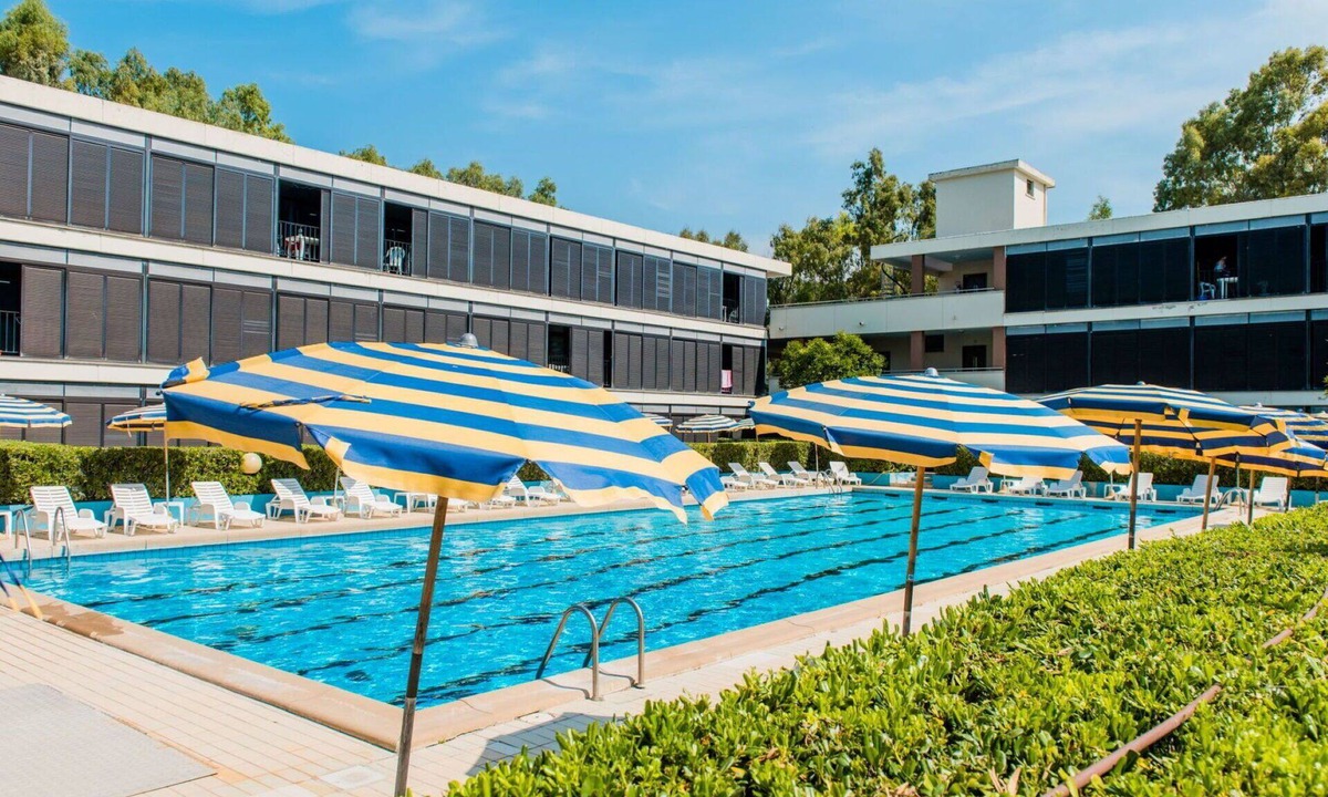 Marina di Bibbona Apartment | Cosy apartment for 4 guests with WIFI, A/C, pool, TV and patio