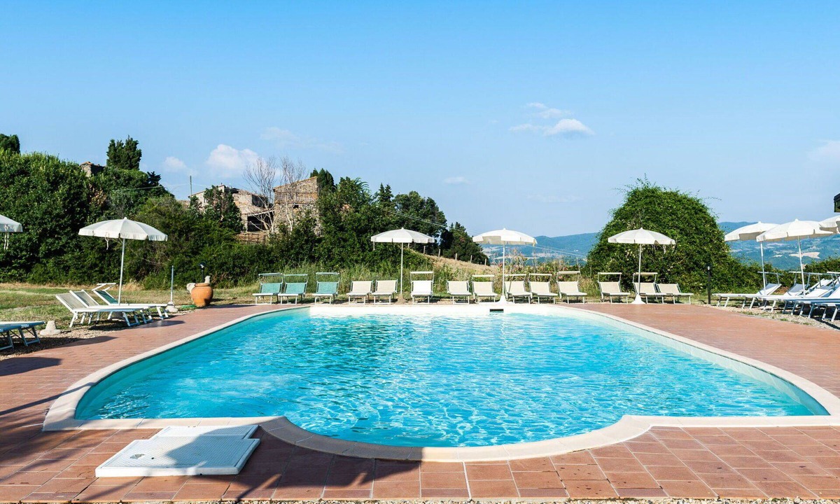 San Macario In Monte Villa | Cosy apartment in villa for 4 guests with WIFI, pool, TV, patio and pets allowed