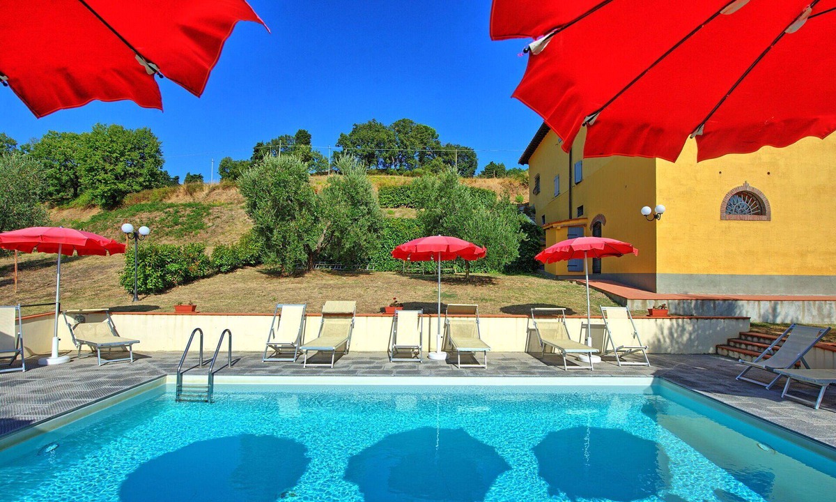 Montebonello Villa | Cosy apartment in villa for 2 guests with WIFI, A/C, pool, TV, pets allowed and panoramic view