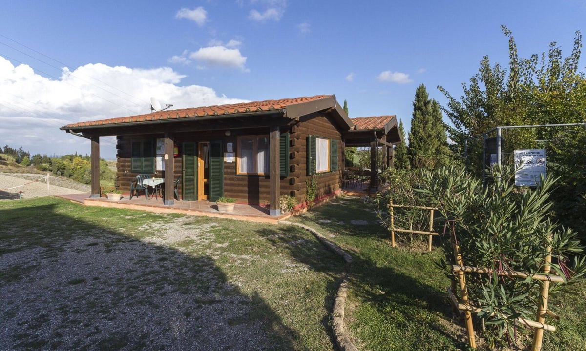 Sughera Apartment | Cosy apartment with A/C, WIFI, pool, TV, terrace and panoramic view, close to San Gimignano