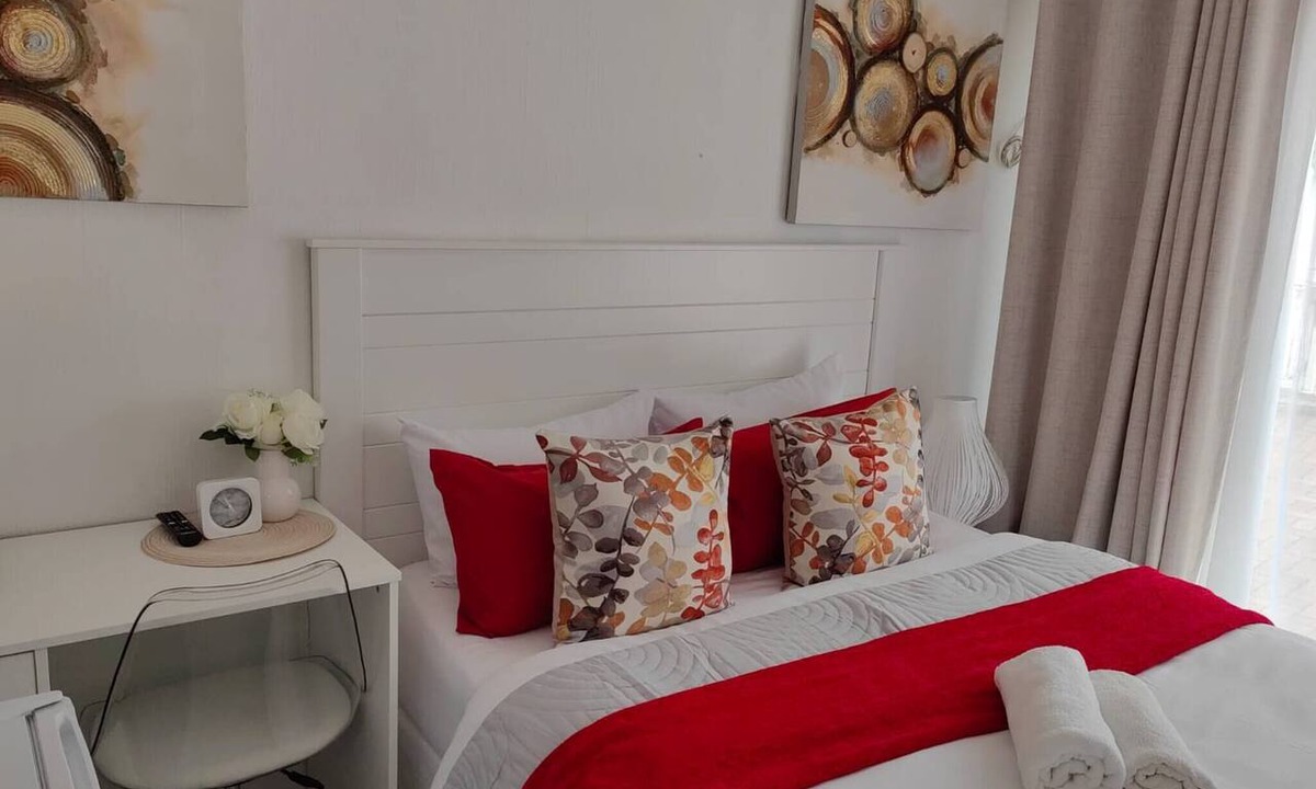 Randpark Ridge House | Cosy En-suite Studio