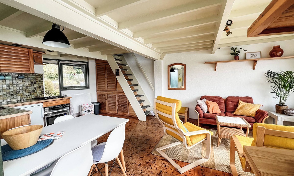 Nieuwe Niedorp House | Cosy waterside cottage in the green heart of North Holland
