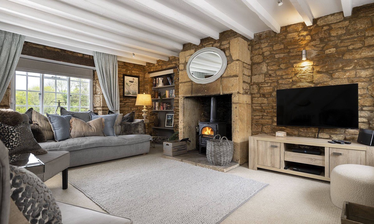 Blockley Cottage | Cotswold stone holiday cottage with a superb garden near Moreton-in-Marsh - Knoll Cottage