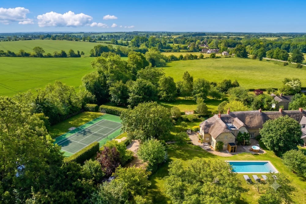 Chipping Norton House | Cotswolds Luxury Retreat | Tennis, Pool & Wellness
