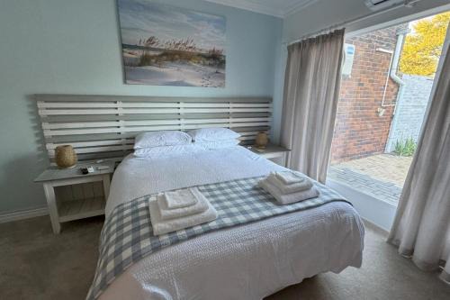Greater Johannesburg Metropolitan Area House | Cottage - Sleeps 4 - Pet friendly - Pool - Parking
