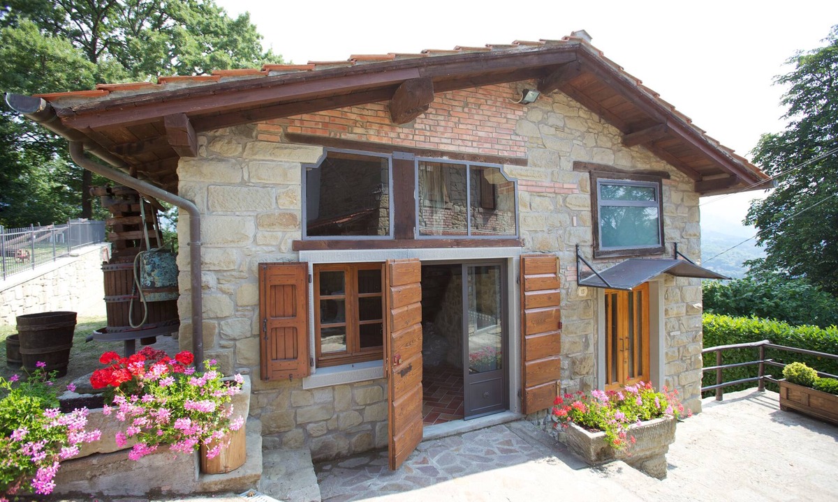 Stia House | Country cottage with private pool in the green Casentino area