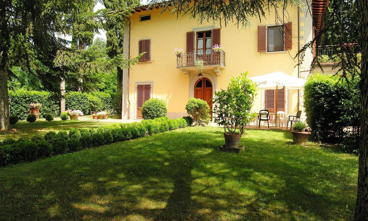 Vicchio House | Country House/Farm House in Vicchio with 8 bedrooms sleeps 16